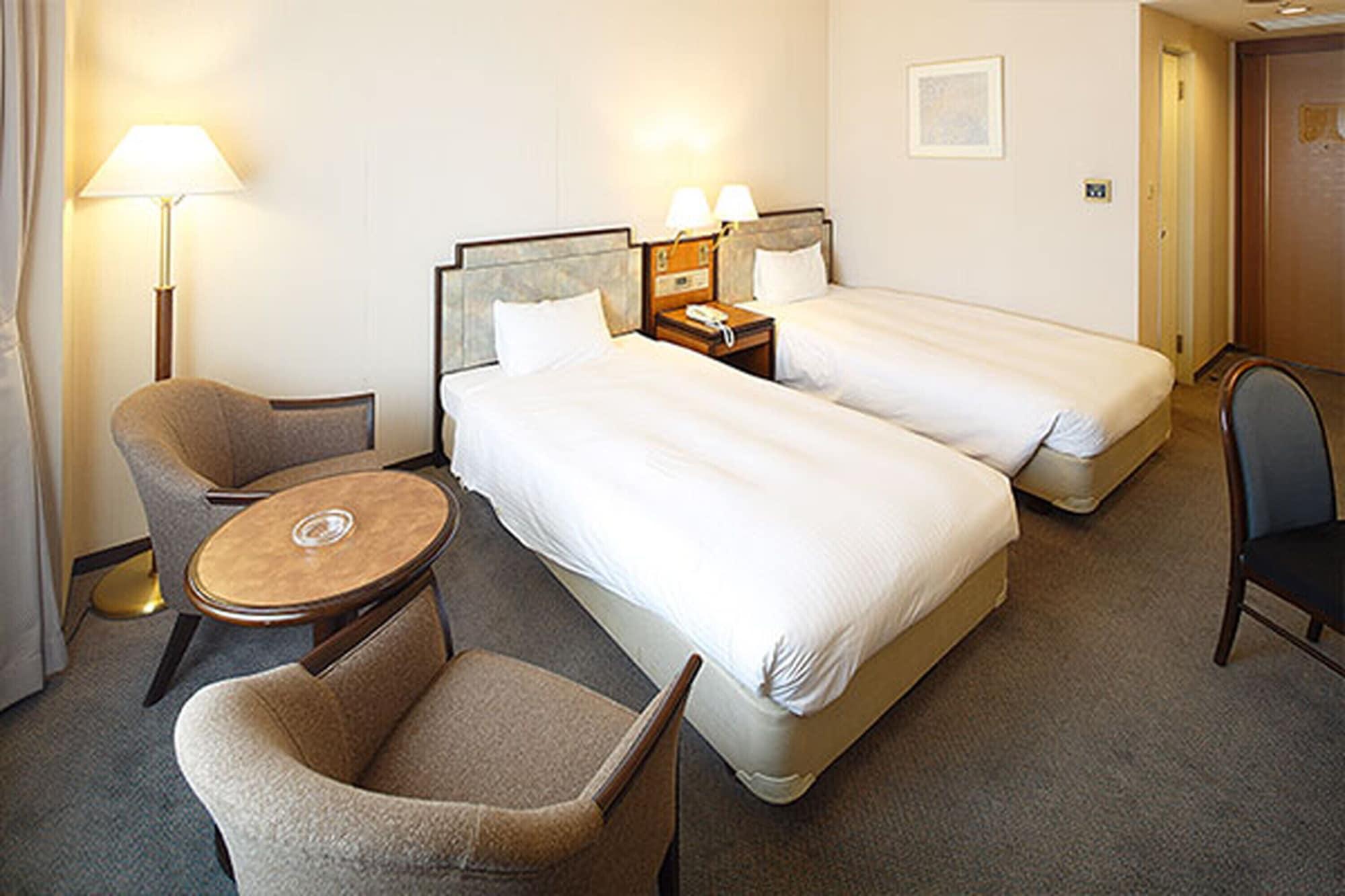 Hotel New Omi Omihachiman Exteriör bild