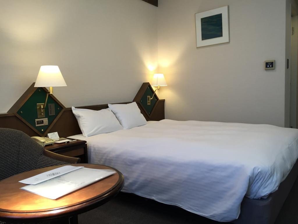 Hotel New Omi Omihachiman Rum bild
